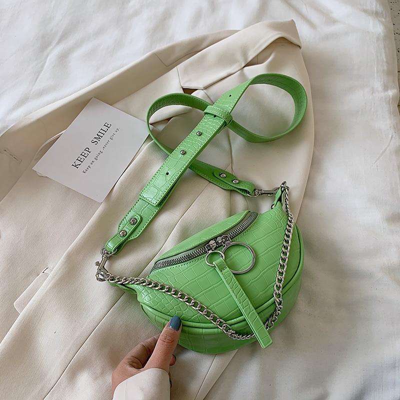 Bolsa tipo pochete com correntes - Boutique da Beleza